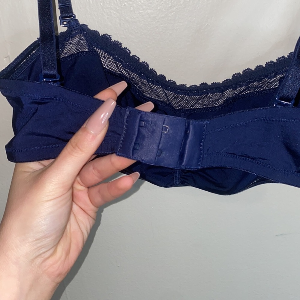 🌵GapBody navy bra! - Picture 7 of 9